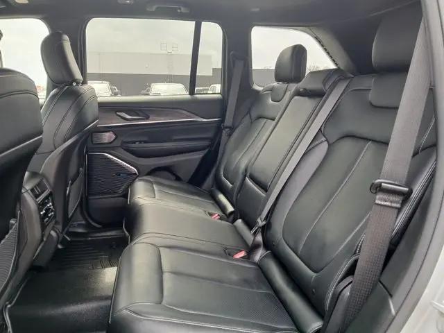 2022 Jeep Grand Cherokee Overland 4x4
