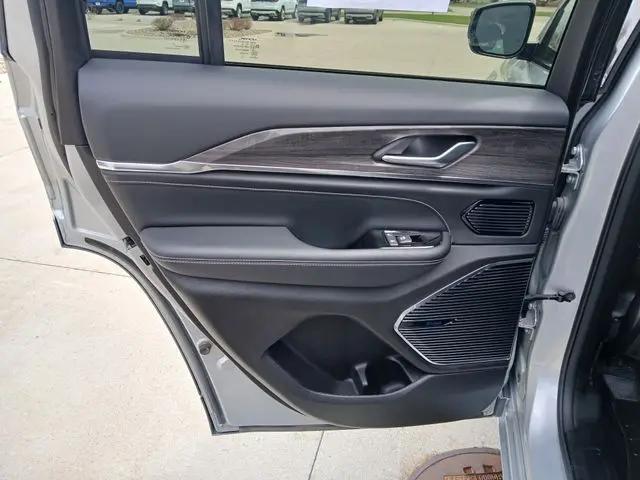 2022 Jeep Grand Cherokee Overland 4x4