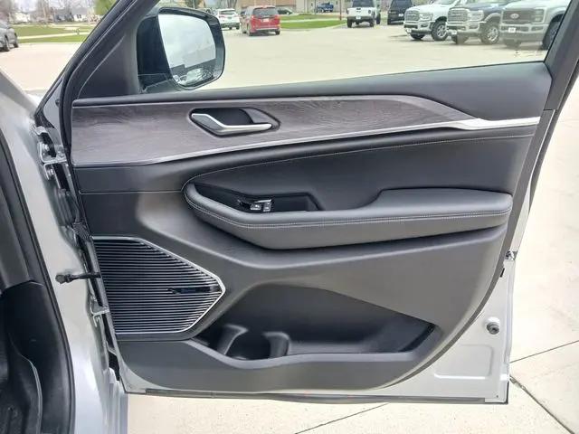 2022 Jeep Grand Cherokee Overland 4x4