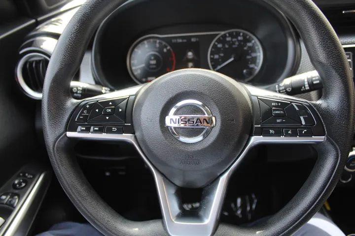 2020 Nissan Kicks SV Xtronic CVT