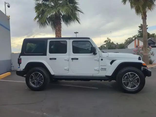 2023 Jeep Wrangler 4-Door Sahara