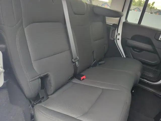 2023 Jeep Wrangler 4-Door Sahara