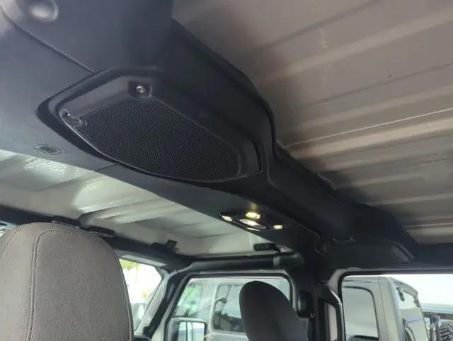 2023 Jeep Wrangler 4-Door Sahara