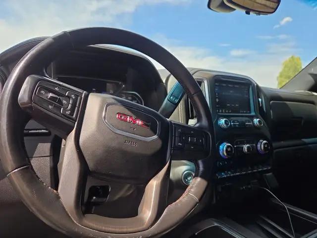 2022 GMC Sierra 1500 Limited 4WD Crew Cab Short Box AT4
