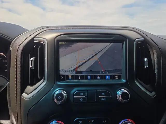 2022 GMC Sierra 1500 Limited 4WD Crew Cab Short Box AT4