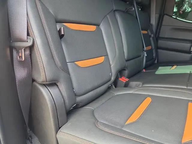 2022 GMC Sierra 1500 Limited 4WD Crew Cab Short Box AT4