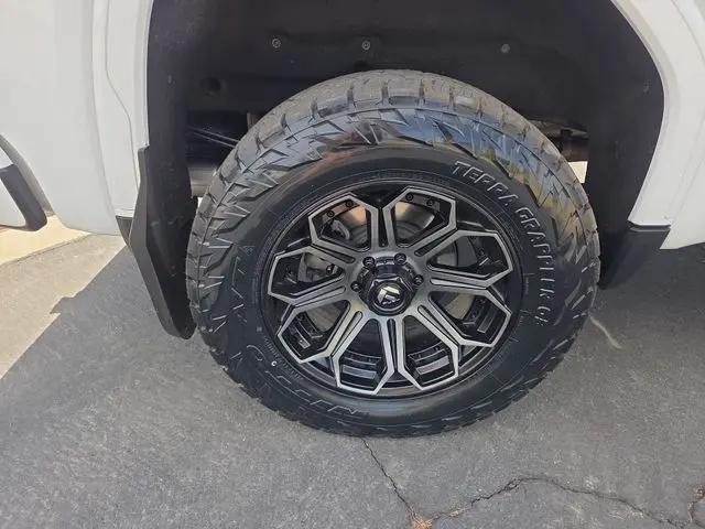2022 GMC Sierra 1500 Limited 4WD Crew Cab Short Box AT4