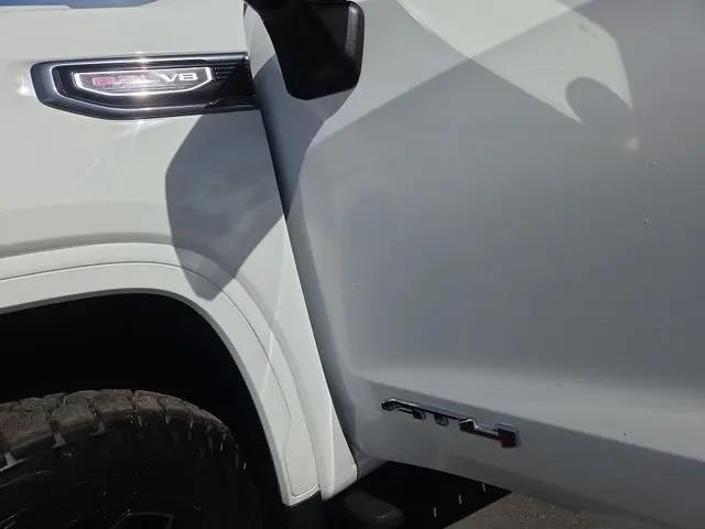 2022 GMC Sierra 1500 Limited 4WD Crew Cab Short Box AT4