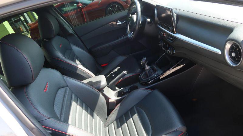 2022 Kia Forte GT Manual