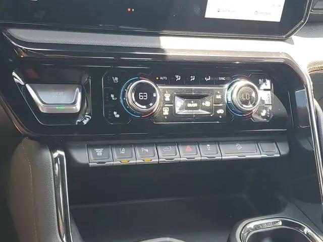 2024 GMC Sierra 3500HD 4WD Crew Cab Standard Bed AT4