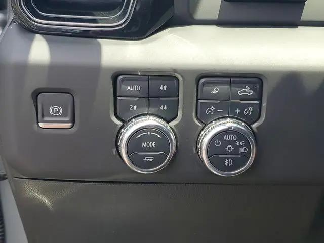 2024 GMC Sierra 3500HD 4WD Crew Cab Standard Bed AT4
