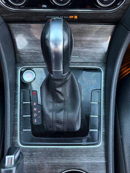 2016 Volkswagen Passat 1.8T SE