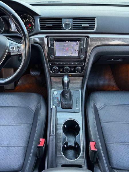 2016 Volkswagen Passat 1.8T SE