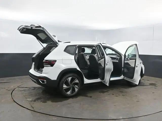 2026 Volkswagen Taos SE