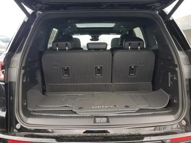 2026 GMC Acadia Denali AWD