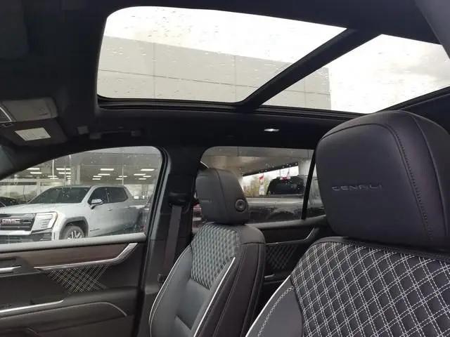 2026 GMC Acadia Denali AWD