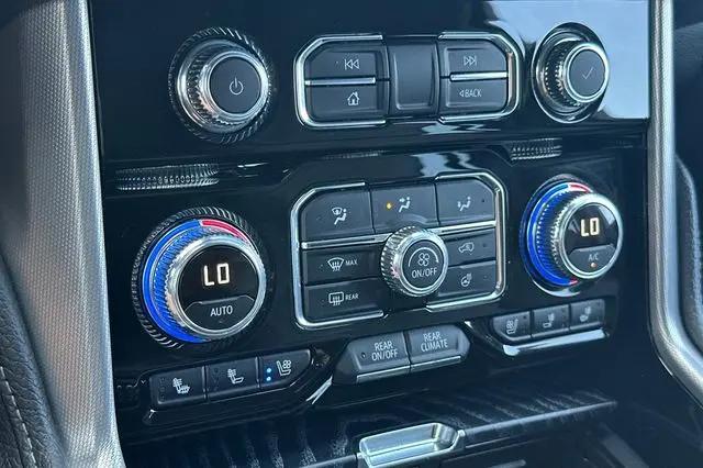 2024 GMC Yukon XL 4WD Denali