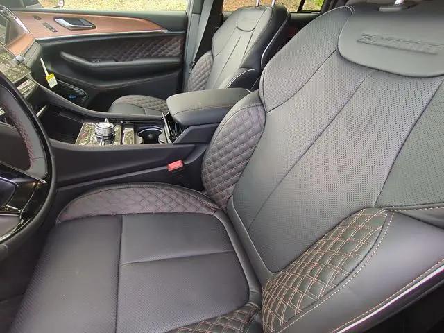 2026 Jeep Grand Cherokee Summit 4x4