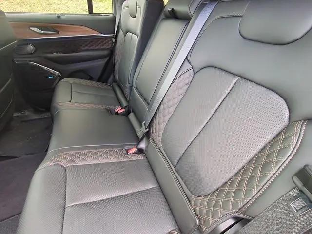 2026 Jeep Grand Cherokee Summit 4x4