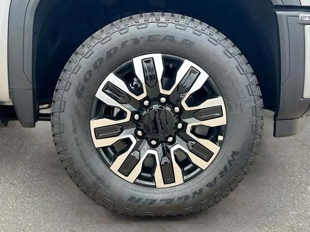 2026 GMC Sierra 2500HD Crew Cab, Standard Bed, Denali Ultimate, 4WD