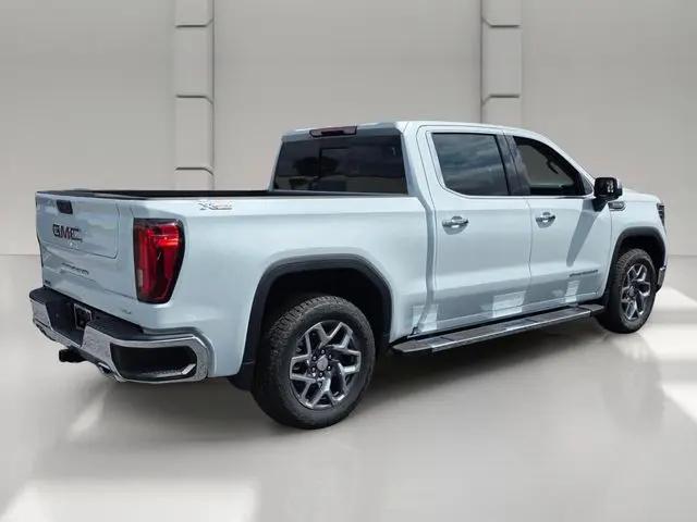 2026 GMC Sierra 1500 Crew Cab, Short Bed, SLT, 4WD