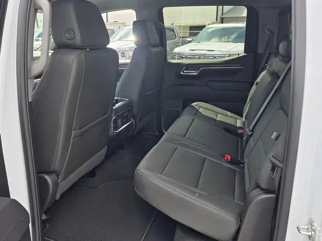 2026 GMC Sierra 1500 Crew Cab, Short Bed, SLT, 4WD