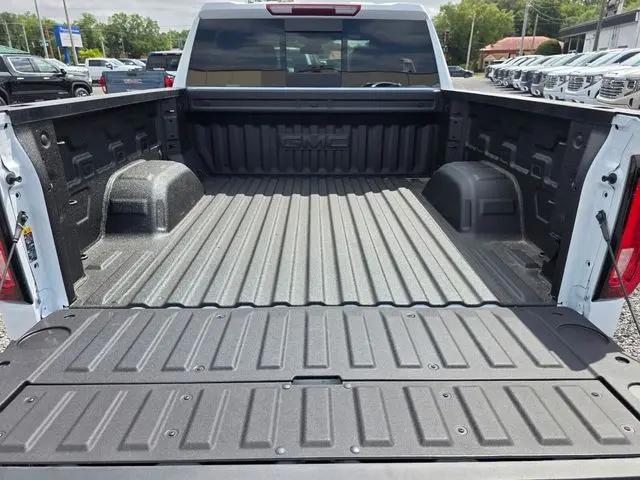 2026 GMC Sierra 1500 Crew Cab, Short Bed, SLT, 4WD