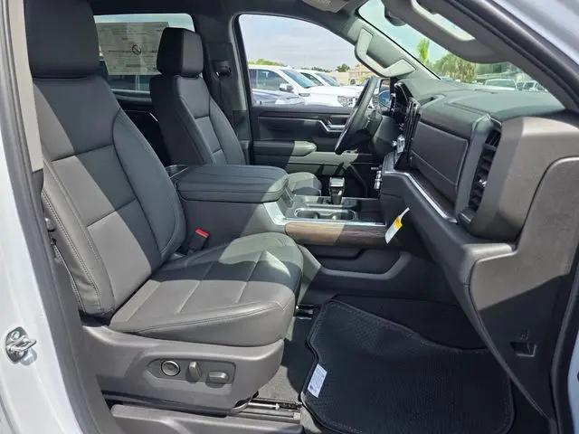 2026 GMC Sierra 1500 Crew Cab, Short Bed, SLT, 4WD