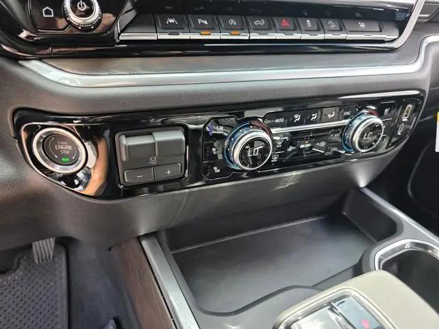 2026 GMC Sierra 1500 Crew Cab, Short Bed, SLT, 4WD