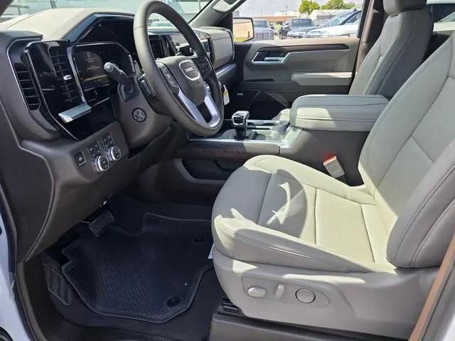 2026 GMC Sierra 1500 Crew Cab, Short Bed, SLT, 4WD
