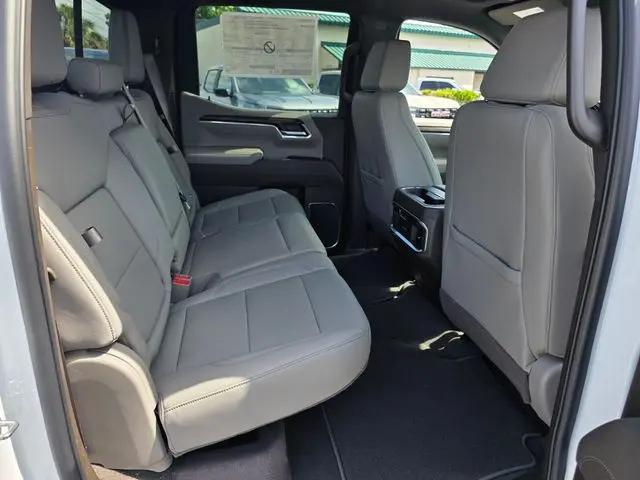 2026 GMC Sierra 1500 Crew Cab, Short Bed, SLT, 4WD