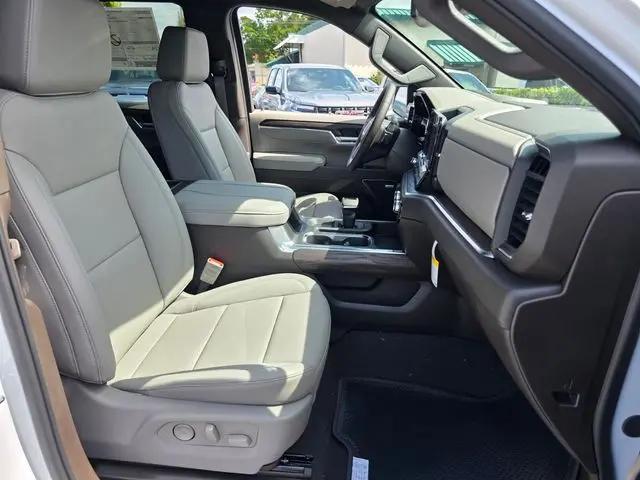 2026 GMC Sierra 1500 Crew Cab, Short Bed, SLT, 4WD