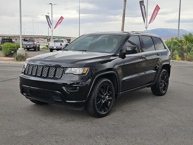 2022 Jeep Grand Cherokee Laredo X 4x4