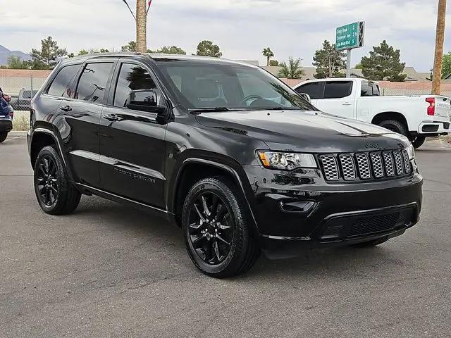 2022 Jeep Grand Cherokee Laredo X 4x4