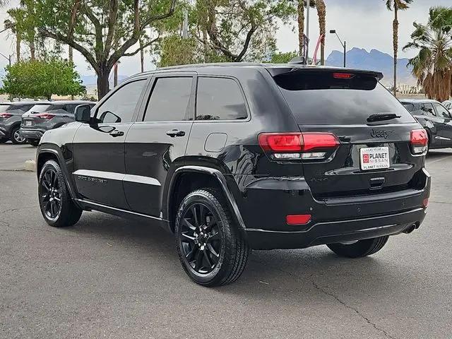 2022 Jeep Grand Cherokee Laredo X 4x4