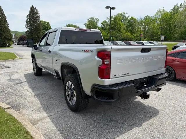 2023 Chevrolet Silverado 2500HD 4WD Crew Cab Standard Bed Custom