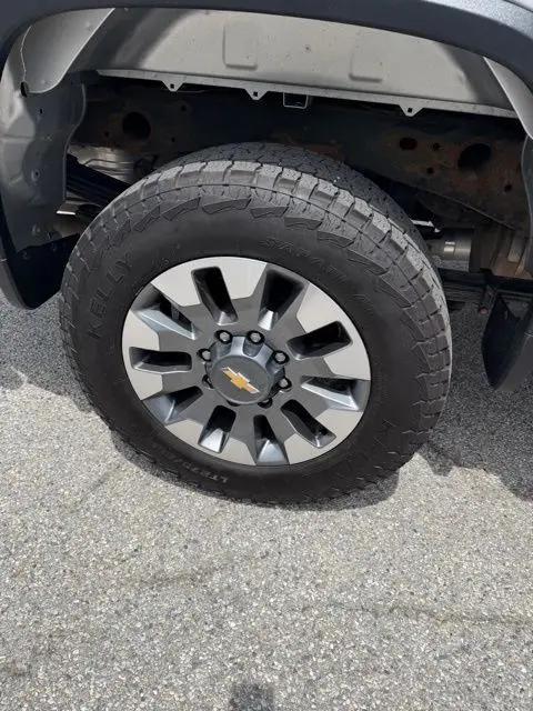 2023 Chevrolet Silverado 2500HD 4WD Crew Cab Standard Bed Custom