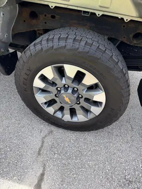 2023 Chevrolet Silverado 2500HD 4WD Crew Cab Standard Bed Custom