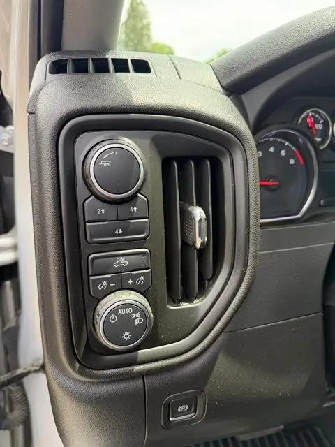 2023 Chevrolet Silverado 2500HD 4WD Crew Cab Standard Bed Custom