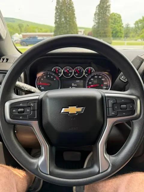 2023 Chevrolet Silverado 2500HD 4WD Crew Cab Standard Bed Custom