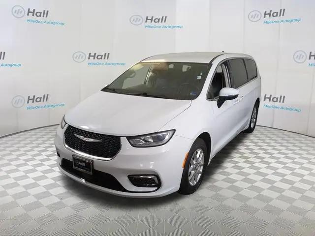 2023 Chrysler Pacifica Touring L for sale in Virginia Beach, VA