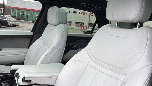 2025 Land Rover Range Rover Sport P360 SE