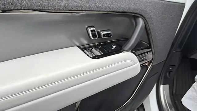 2025 Land Rover Range Rover Sport P360 SE