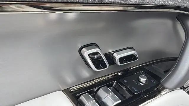 2025 Land Rover Range Rover Sport P360 SE