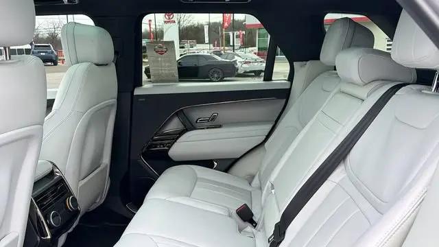 2025 Land Rover Range Rover Sport P360 SE