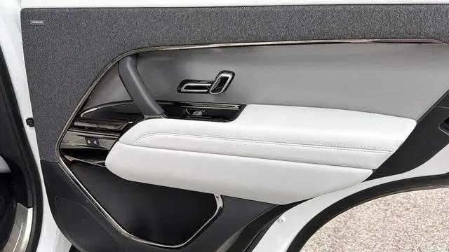 2025 Land Rover Range Rover Sport P360 SE