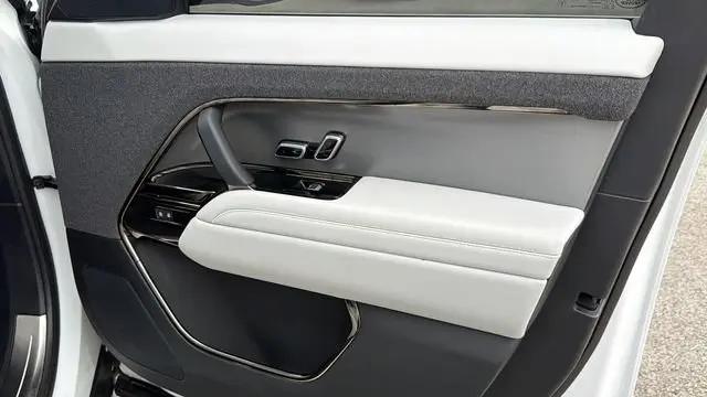 2025 Land Rover Range Rover Sport P360 SE
