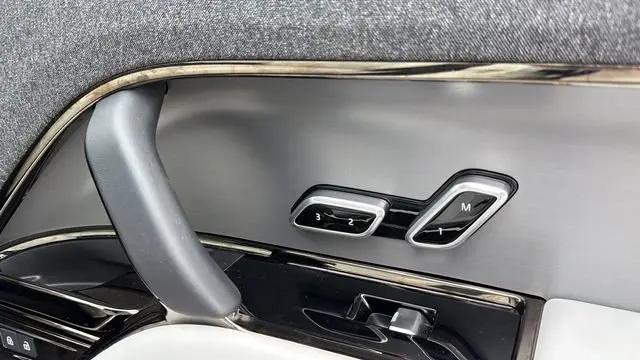 2025 Land Rover Range Rover Sport P360 SE