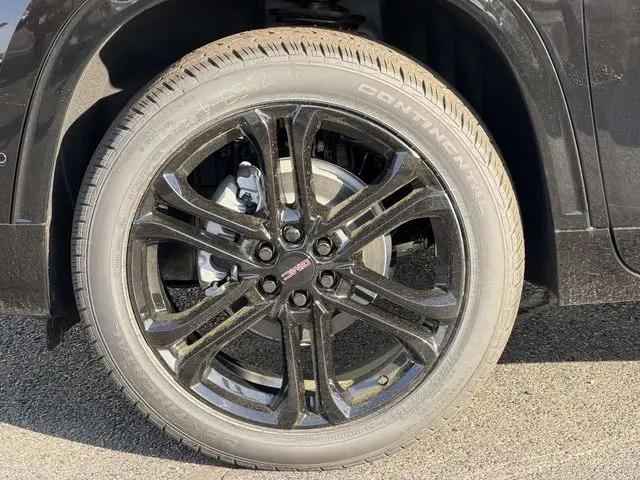 2026 GMC Acadia Denali FWD