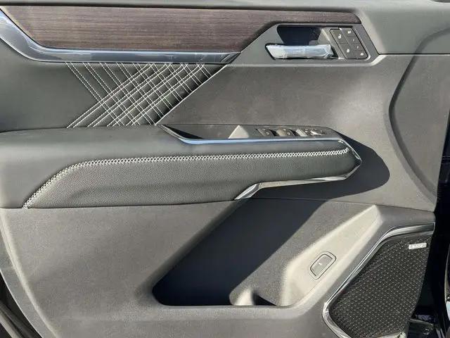 2026 GMC Acadia Denali FWD